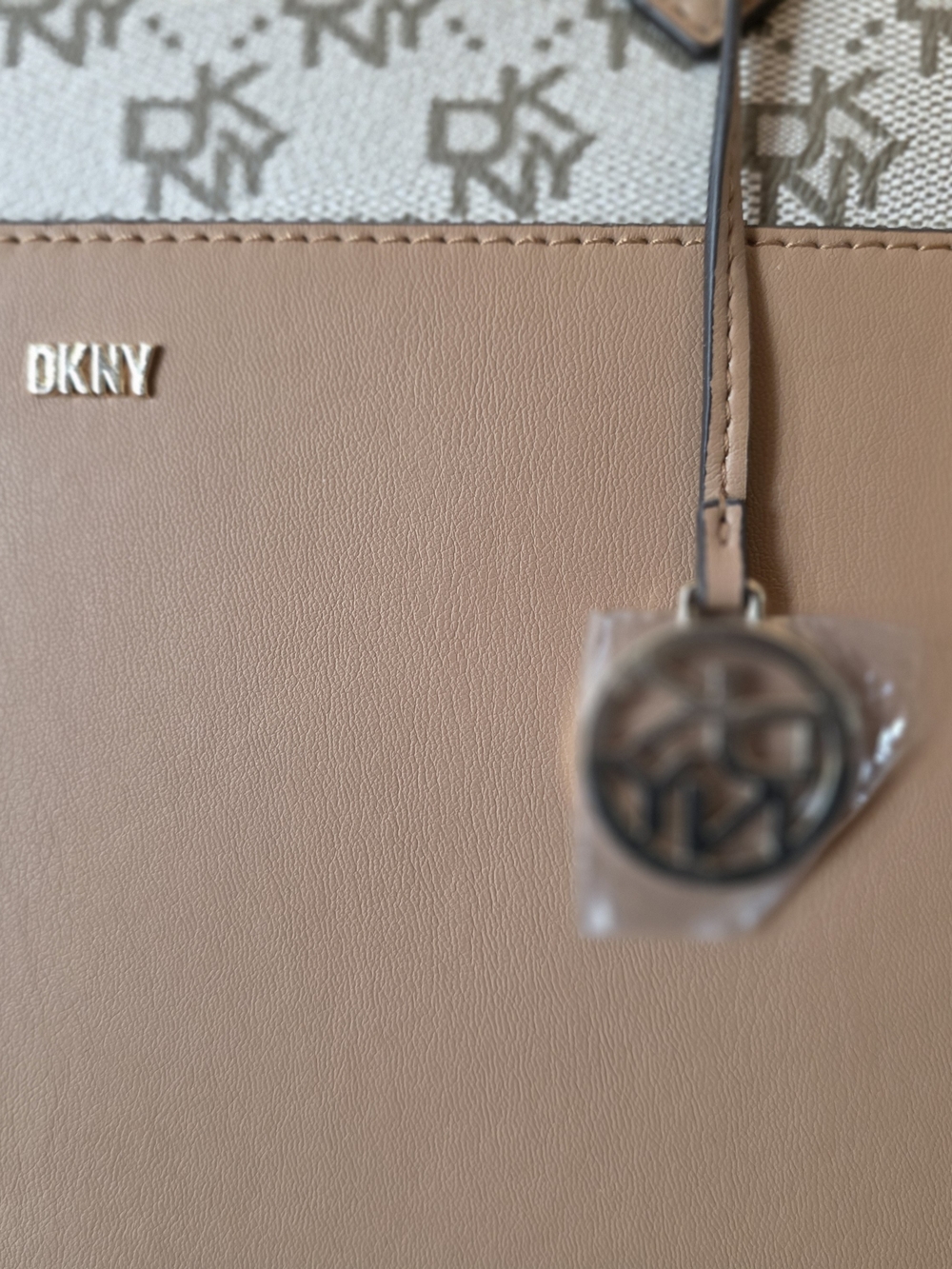 DKNY Logo Tote Bag with Front Pocket - Picture 9 of 12